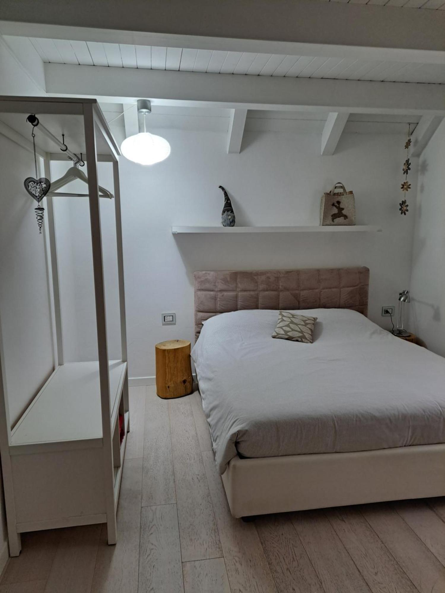 Home White 라이베스 외부 사진